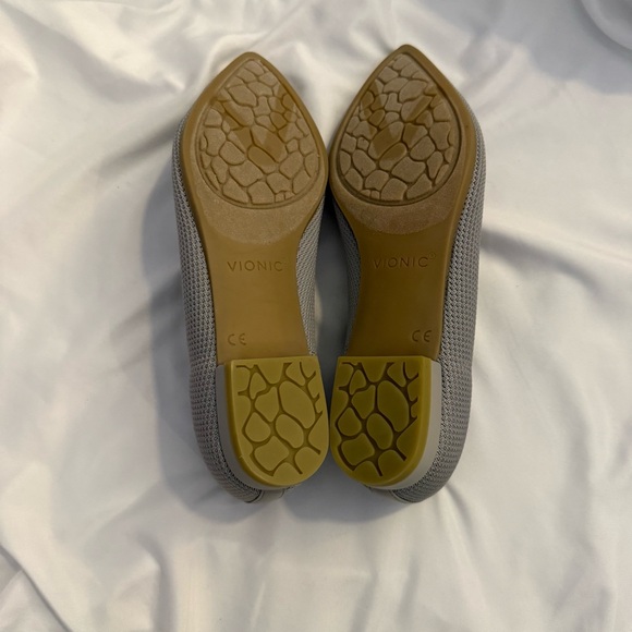 NWOT Vionic Dahlia Grey Knit Pointed Toe Ballet Flats- Smudged - Picture 3 of 8